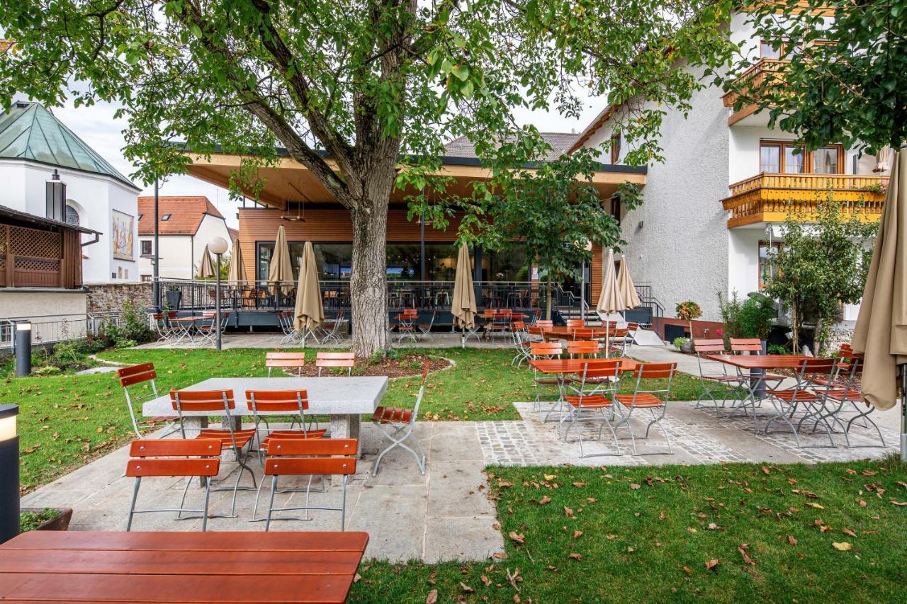 Landgasthof Moser & Restaurant Bootshaus Windorf  エクステリア 写真
