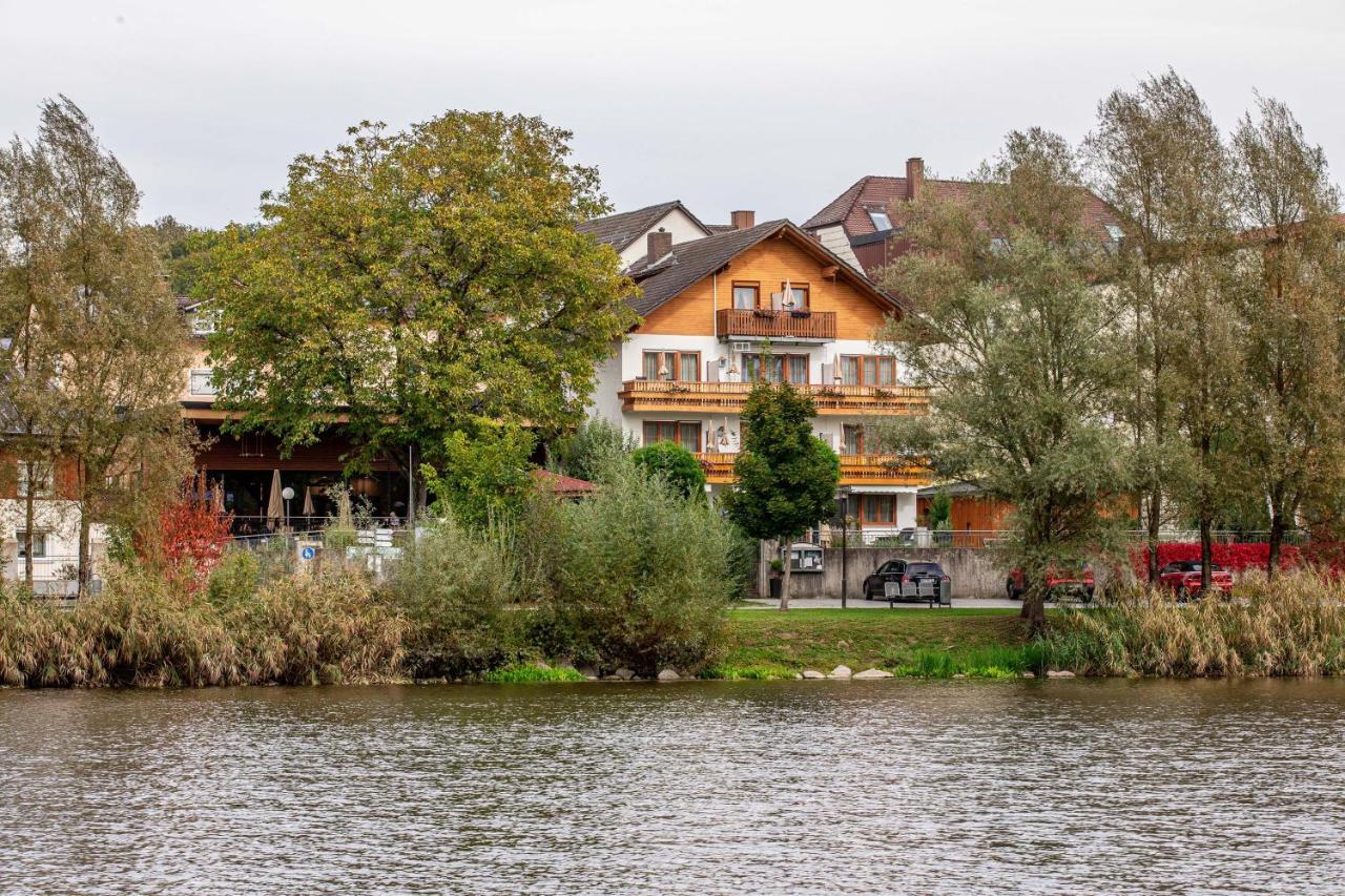 Landgasthof Moser & Restaurant Bootshaus Windorf  エクステリア 写真