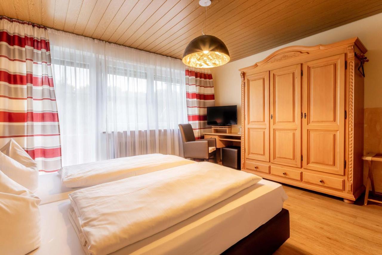 Landgasthof Moser & Restaurant Bootshaus Windorf  エクステリア 写真