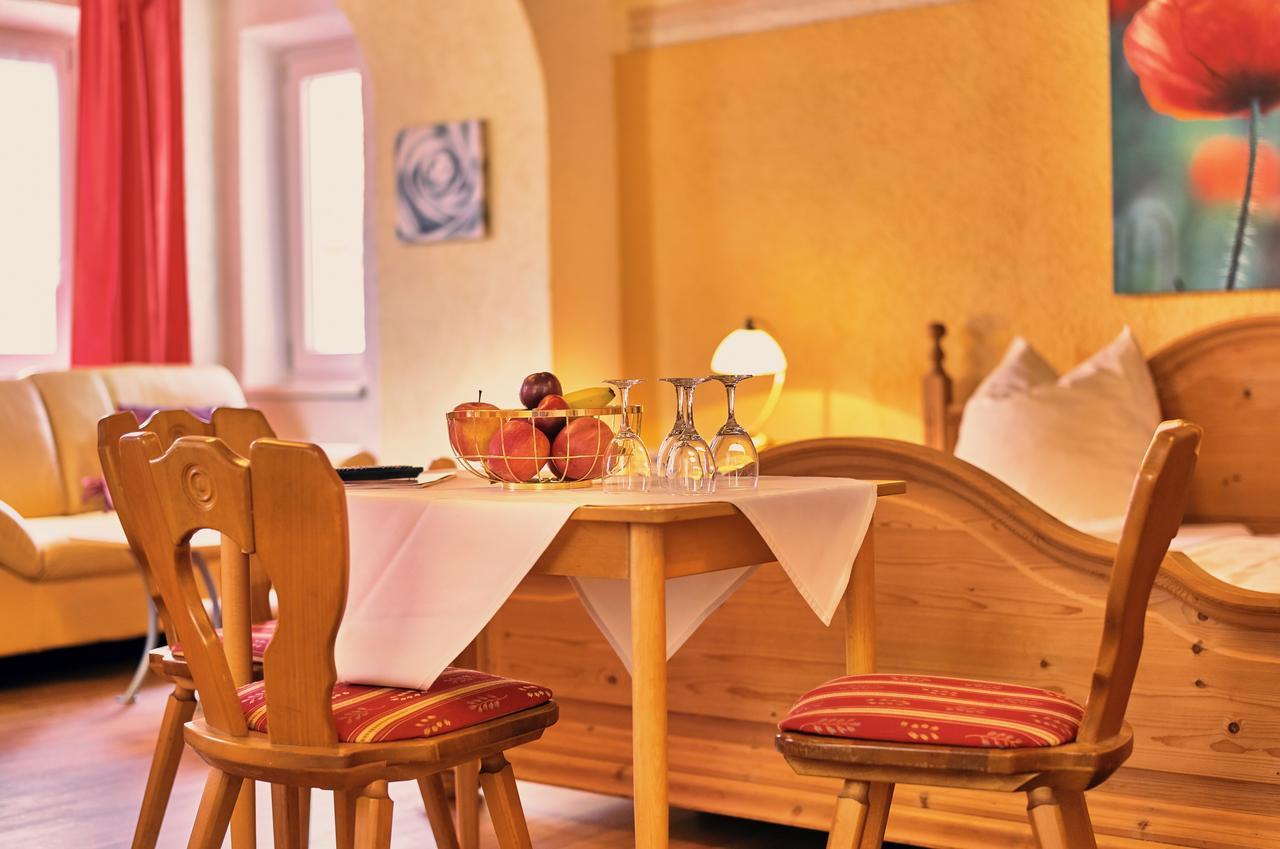 Landgasthof Moser & Restaurant Bootshaus Windorf  エクステリア 写真