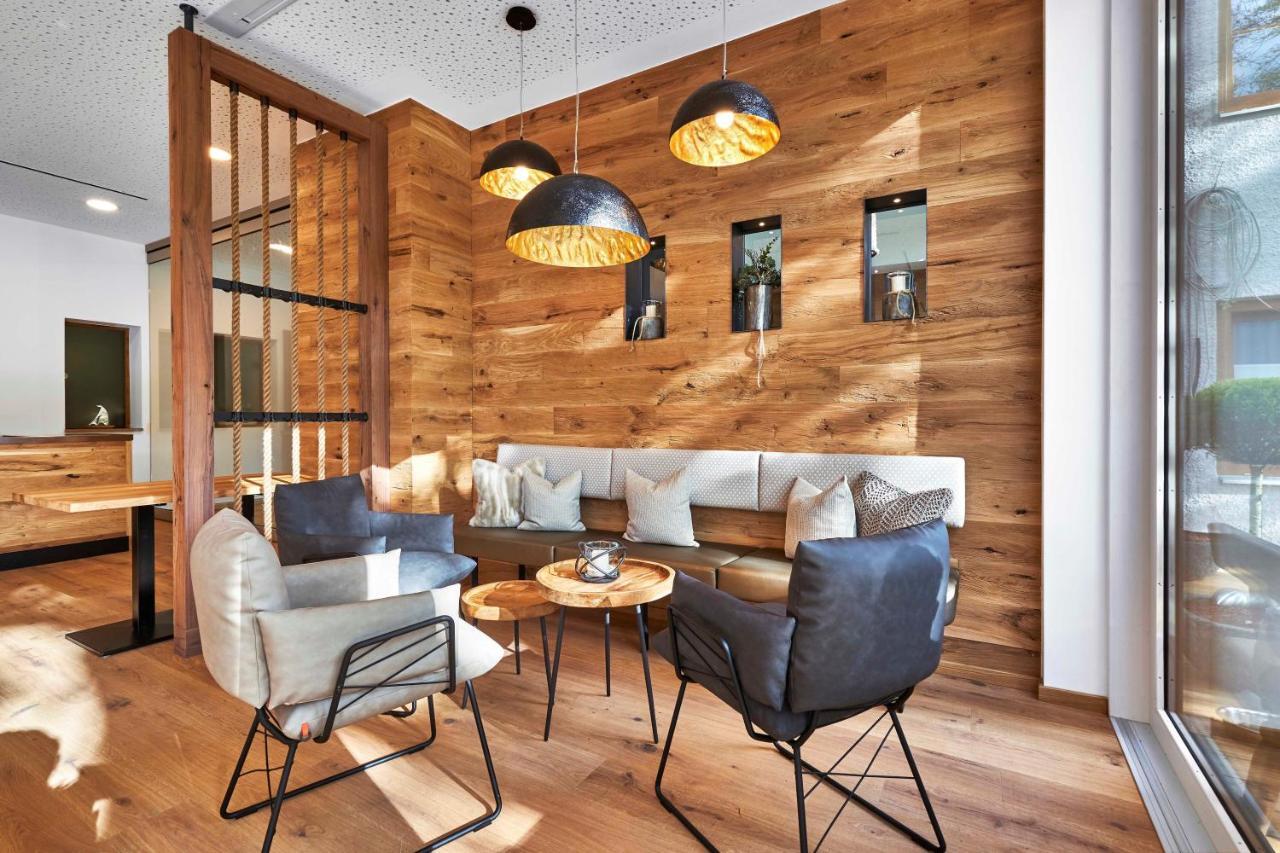 Landgasthof Moser & Restaurant Bootshaus Windorf  エクステリア 写真